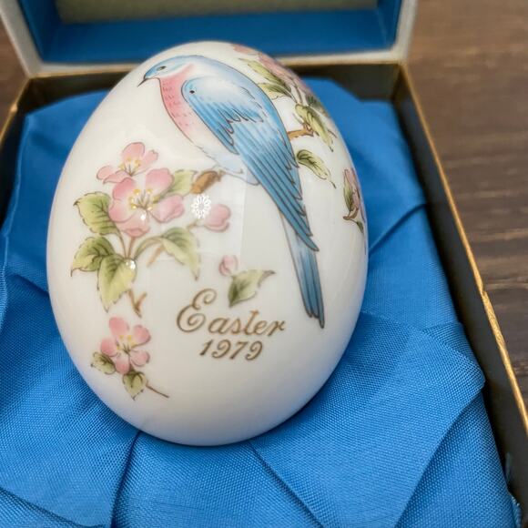 Vintage NORITAKE Holiday Collectible Bone China Easter Egg 1979 In ORIGINAL Box - Picture 9 of 10